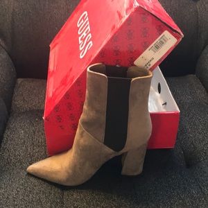 Guess suede like fabric bootie